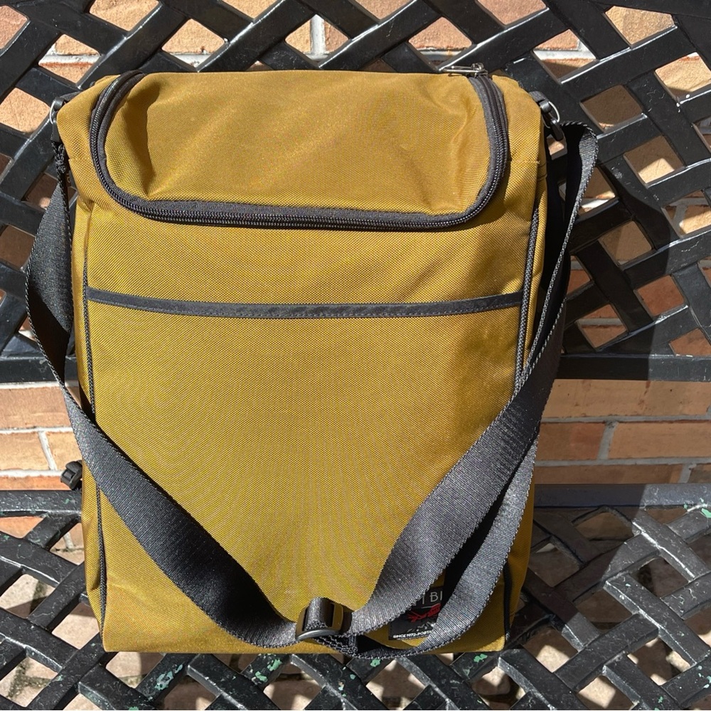 Tom Bihn EDC Coyote/Red Cambiata Convertable Backpack Tote